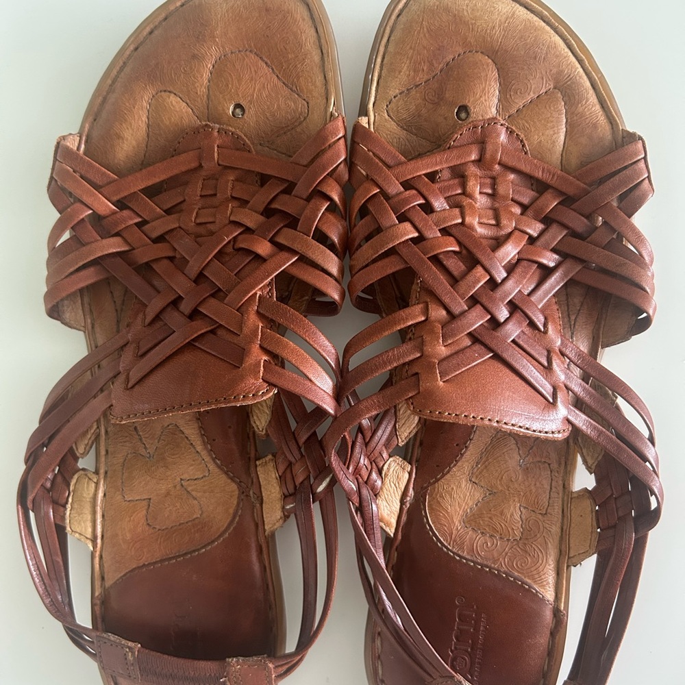 BORN Women’s Tan Hand Crafted Leather Sandals 10M